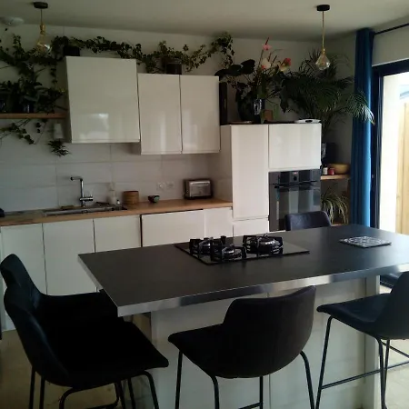 Maison De 800m De La * Сен-Пер-сюр-Мер